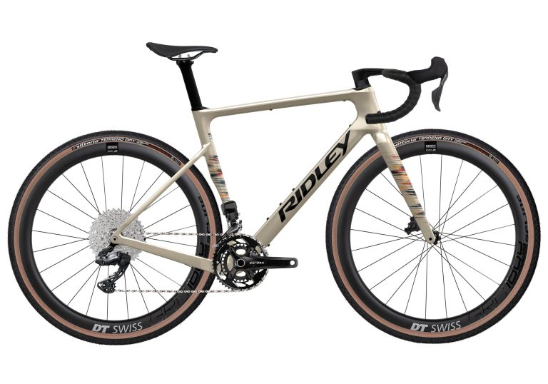 Ridley Astr RS en Shimano GRX800 Di2, gravel carbone double plateau, vue de profil
