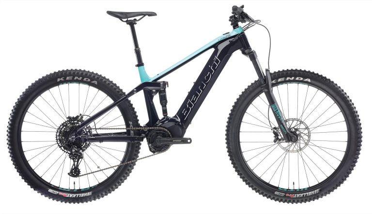 Bianchi T-Tronik Rebel 9.2 EP8 630 de 2024, VTT électrique tout-suspendu, vue de profil côté transmission