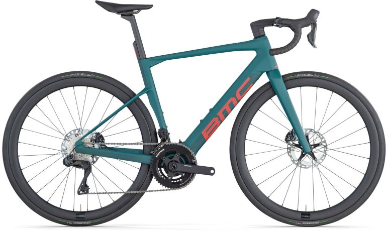 BMC Roadmachine 01 AMP ONE 2025, vélo de route électrique carbone, vue de profil