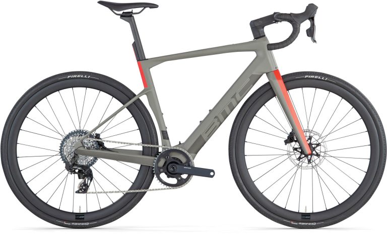BMC Roadmachine 01 AMP X ONE 2025, route électrique polyvalente à pneus gravel, vue de profil