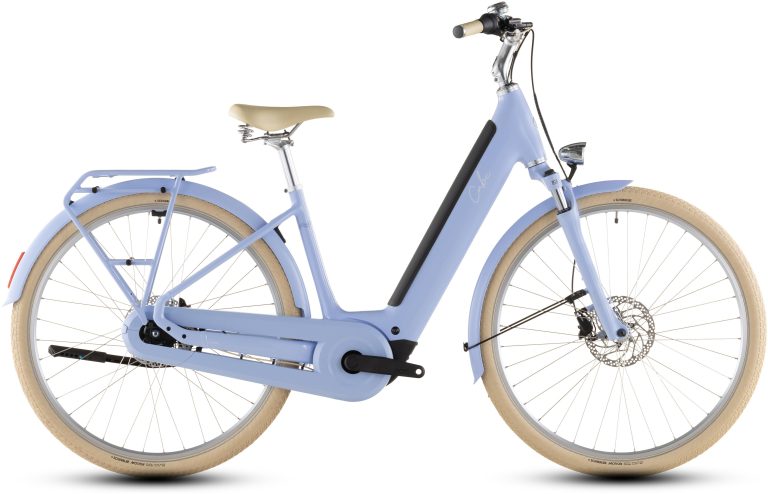 Cube Aruba Hybrid 600 2026, vélo de ville électrique à cadre à enjambement nul, vue de profil