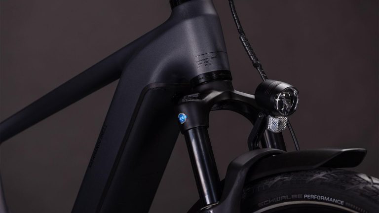Cube Kathmandu Hybrid ONE11 HPC Pro 800 2026, vélo de trekking électrique tout-suspendu, vue de profil
