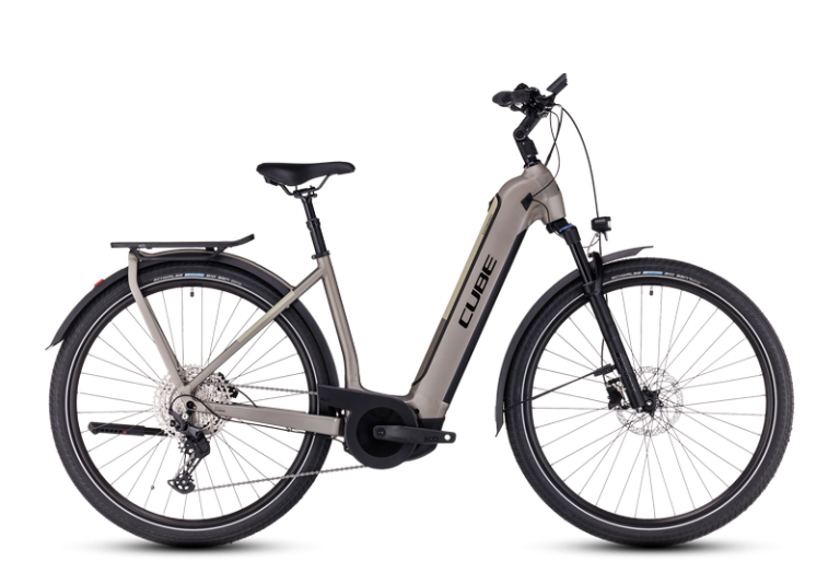 Cube Kathmandu Hybrid Pro 750 2024, vélo de trekking électrique à fourche suspendue, vue de profil