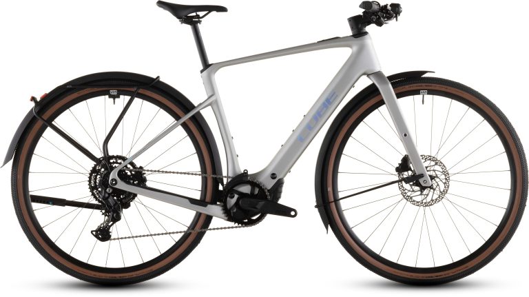 Cube Nulane Hybrid C:62 Race 400X FE 2026, gravel électrique carbone à cintre plat, vue de profil