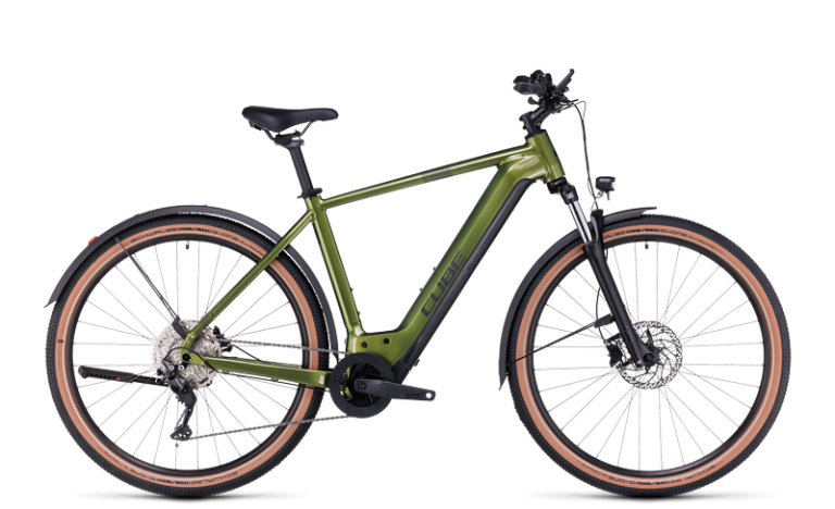 Cube Nuride Hybrid Pro 625 Allroad 2023, vélo de trekking électrique équipé, coloris shinymoss´n´black, vue de profil