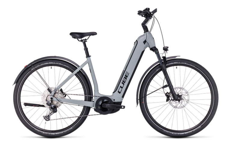 Cube Nuride Hybrid SLX 750 Allroad 2024 gris et noir, vélo de trekking électrique à cadre Easy Entry, vue de profil