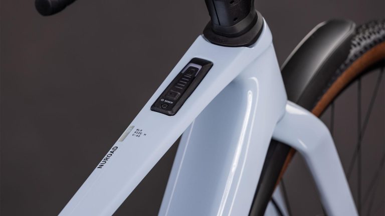 Cube Nuroad Hybrid C:62 SLX 400X FE 2026, gravel électrique carbone à cintre route, vue de profil