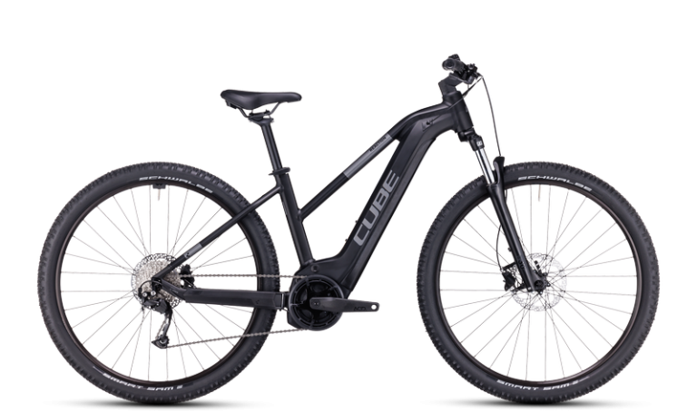 Cube Reaction Hybrid Performance 625 2024, VTT électrique semi-rigide coloris black´n´grey, vue de profil