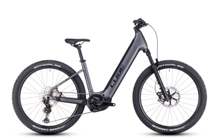 Cube Reaction Hybrid SLT 750 2024 prizmsilver´n´grey, VTT électrique à cadre Easy Entry, vue de profil