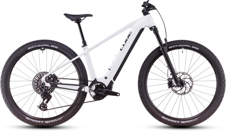 Cube Reaction Hybrid SLT 800 2026, VTT électrique à transmission Shimano XT Di2, vue de profil