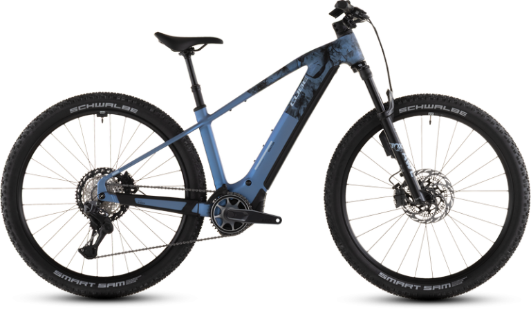 Cube Reaction Hybrid SLT 800 2026 hazeblue´n´fume, VTT électrique semi-rigide à cadre haut, vue de profil
