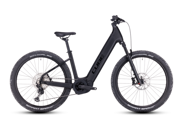 Cube Reaction Hybrid SLX 750 2024 black´n´reflex, VTT électrique semi-rigide à cadre Easy Entry, vue de profil