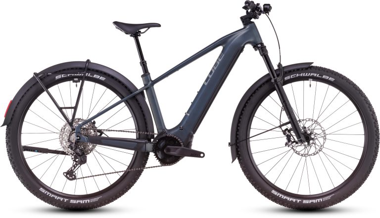 Cube Reaction Hybrid SLX 800 Allroad 2025, VTT électrique semi-rigide à fourche Fox, vue de profil