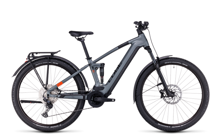Cube Stereo Hybrid 120 Pro 750 Allroad 2024, VTT électrique équipé coloris flashgrey´n´orange, vue de profil