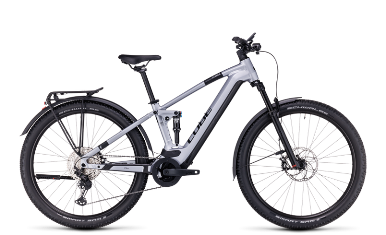 Cube Stereo Hybrid 120 Race 750 Allroad 2024, VTT électrique équipé coloris polarsilver´n´black, vue de profil