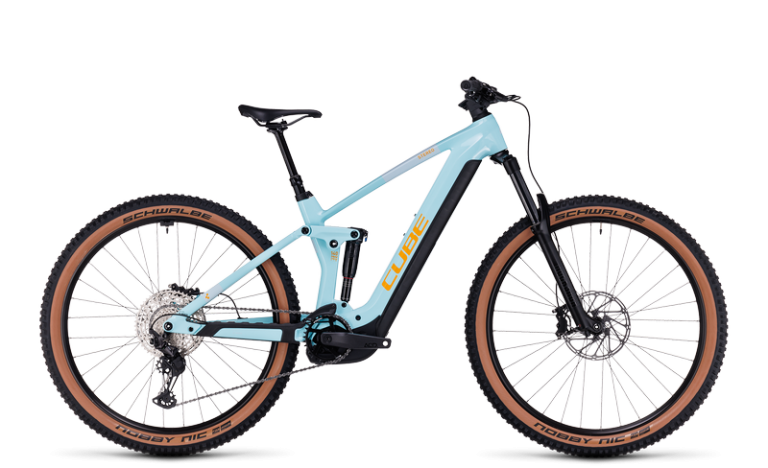 Cube Stereo Hybrid 140 HPC Race 750 2024, VTT électrique carbone de trail, vue de profil