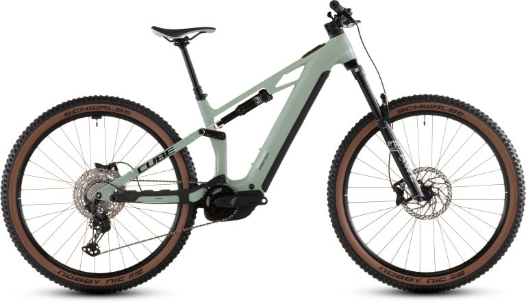 Cube Stereo Hybrid ONE44 HPC Race 800 2026, VTT électrique carbone tout-suspendu, vue de profil