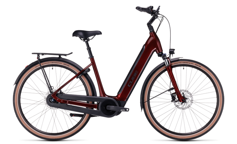 Cube Supreme Hybrid Pro 500 2024 rouge et noir, vélo électrique de trekking à cadre Easy Entry, vue de profil