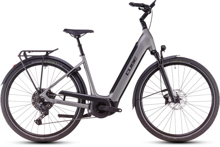 Cube Supreme Hybrid SLX 625 en coloris grey´n´lunar, vélo de ville électrique à cadre Easy Entry, vue de profil
