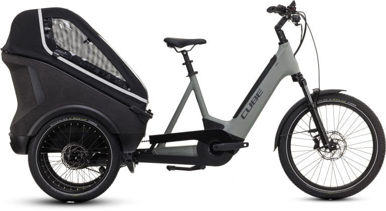 Cube Trike Hybrid Family 750 de 2025 en coloris swampgrey´n´reflex, triporteur électrique, vue de profil