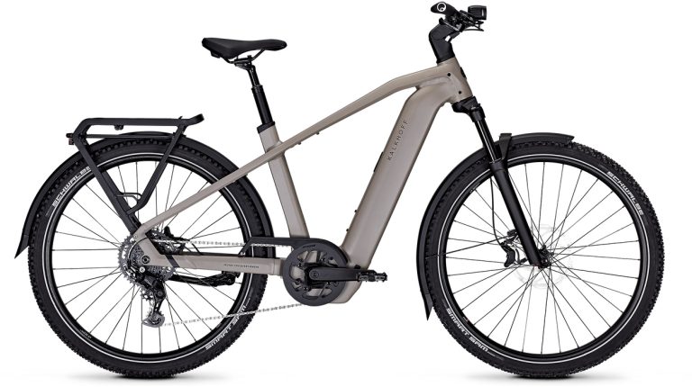 Kalkhoff ENTICE 5+ MOVE 800 Wh 2026, vélo de trekking électrique à tige de selle suspendue, vue de profil