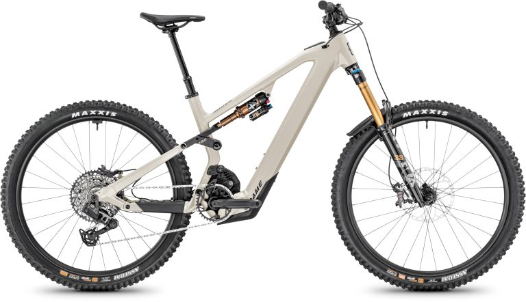 Moustache Game 160.8 Grey 600 Wh 2025, VTT électrique d’enduro coloris Moon Landing, vue de profil
