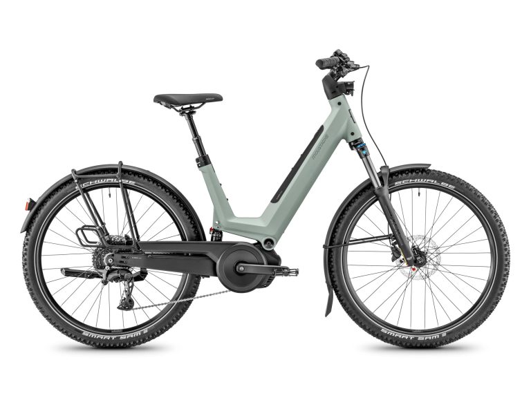 Moustache Xroad FS 4 vert argile métallisé, VTC électrique tout-suspendu à enjambement bas, vue de profil