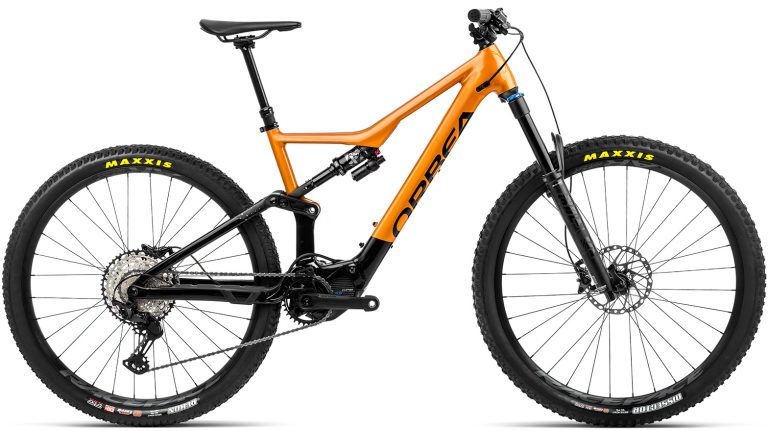 Orbea Rise H15 2022, VTT électrique tout-suspendu à cadre aluminium, vue de profil