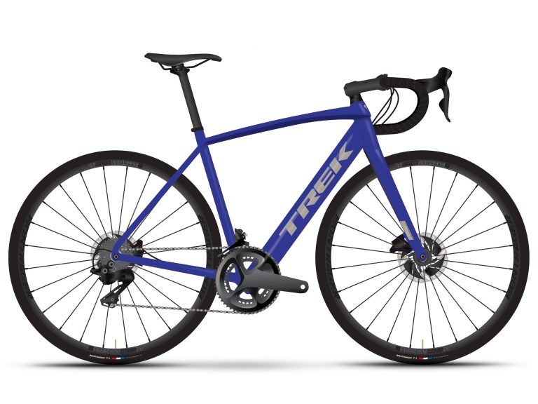 Trek Domane+ AL 5 2025, vélo de route électrique à cadre aluminium bleu mat, vue de profil