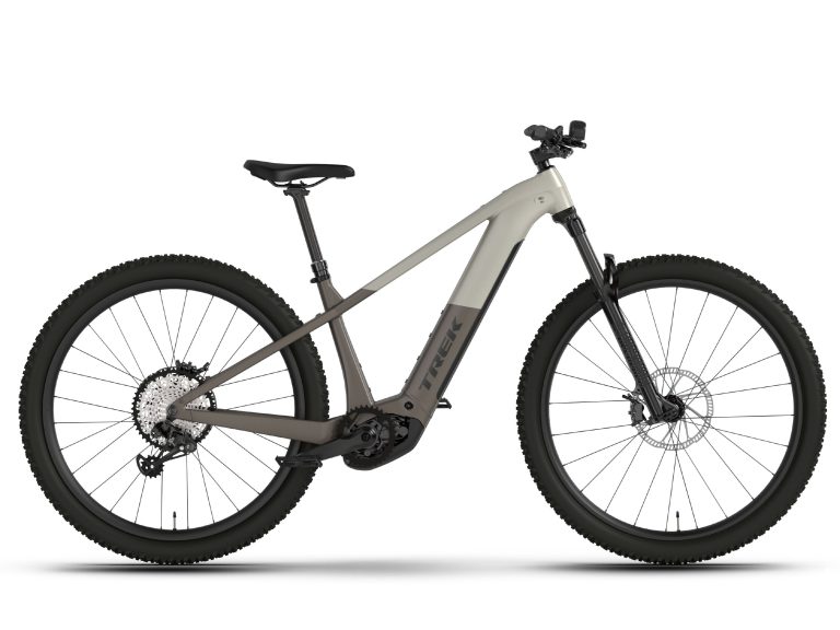 Trek Powerfly+ 8 5e génération 2025, VTT électrique semi-rigide à fourche Fox et moteur Bosch, vue de profil