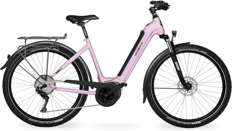 Velo de Ville SEB 990 PURE 2024, vélo de trekking électrique à cadre Wave, vue de profil