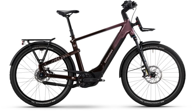 Winora Yakun R5 High 2025 violet red, vélo de trekking électrique à cadre haut, vue de profil