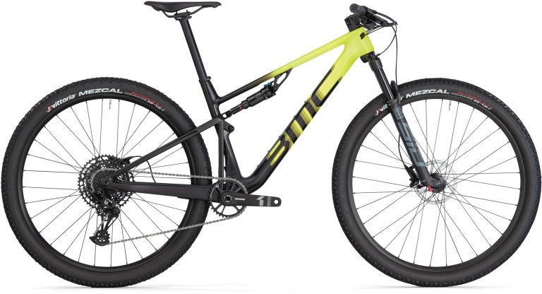 BMC Fourstroke FOUR 2025, VTT tout-suspendu carbone de cross-country, vue de profil