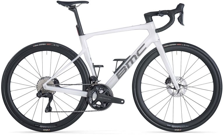 BMC Roadmachine 01 FOUR 2026, vélo de route endurance carbone blanc, vue de profil