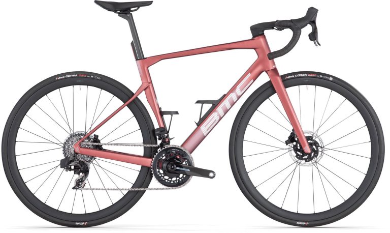 BMC Roadmachine 01 THREE 2025, vélo de route d’endurance carbone, vue de profil