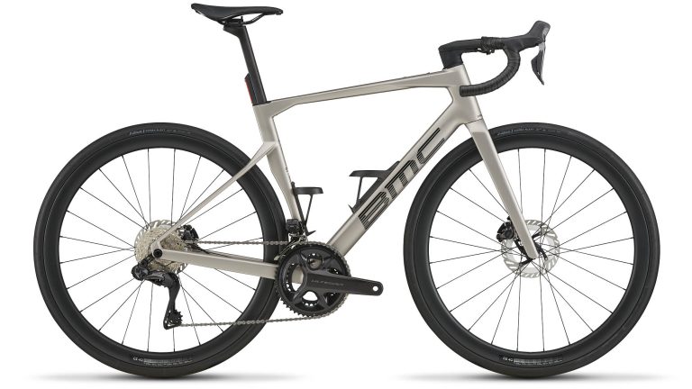 BMC Roadmachine 01 THREE 2027, vélo de route endurance carbone, vue de profil