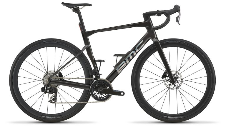 BMC Roadmachine 01 TWO 2027, vélo de route endurance carbone, vue de profil