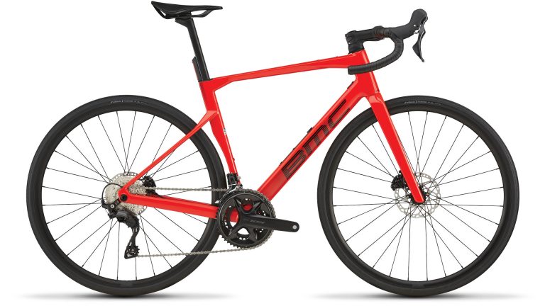 BMC Roadmachine THREE 2027, vélo de route endurance carbone, vue de profil