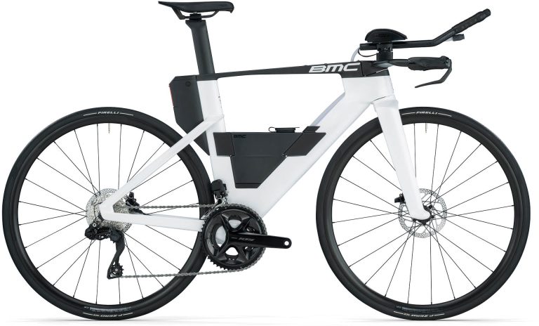 BMC Speedmachine 01 FOUR 2026, vélo de contre-la-montre carbone, vue de profil