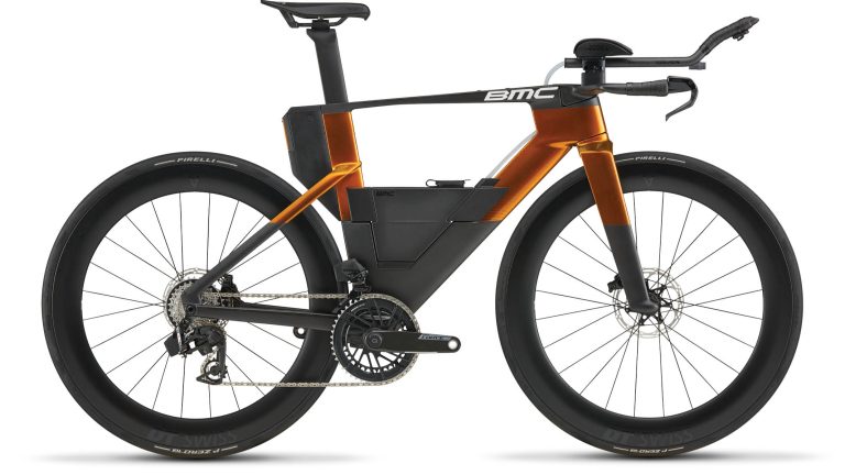 BMC Speedmachine 01 ONE, vélo de triathlon carbone à prolongateurs, vue de profil