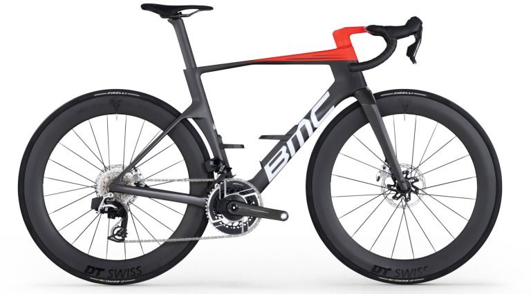 BMC Teammachine R 01 ONE 2026, vélo de route de compétition carbone, vue de profil