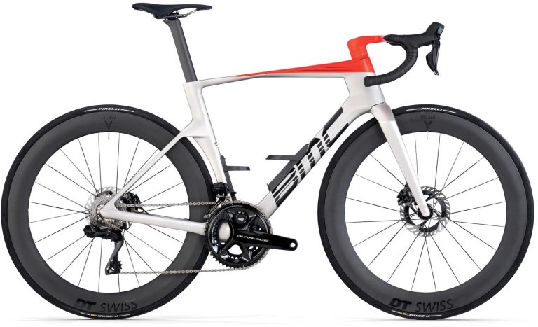 BMC Teammachine R 01 TWO 2026, vélo de route de compétition carbone, vue de profil