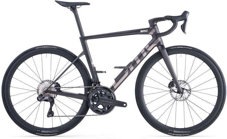 BMC Teammachine SLR 01 FOUR 2026, vélo de route de compétition carbone, vue de profil