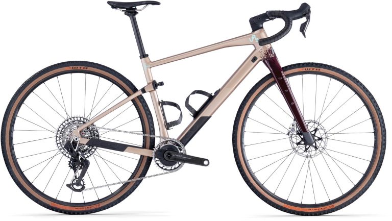 BMC URS 01 ONE 2025, gravel carbone haut de gamme à roues Zipp, vue de profil