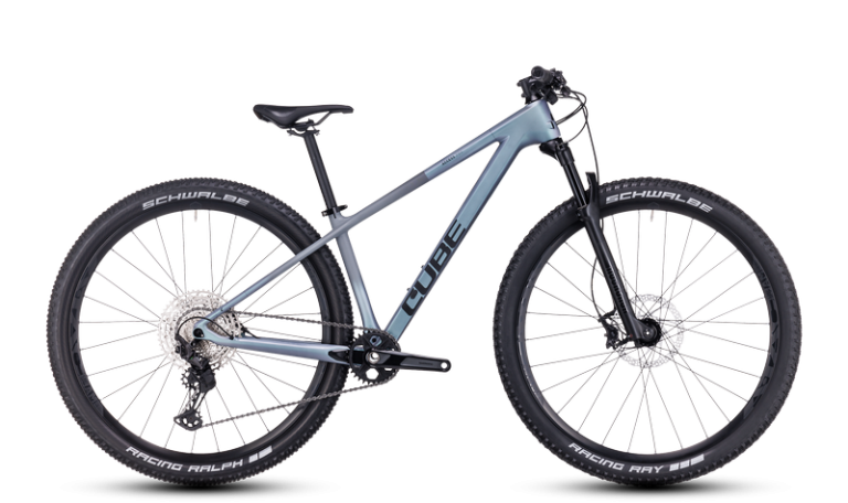 Cube Access WS C:62 Pro 2024, VTT semi-rigide féminin à cadre carbone, vue de profil