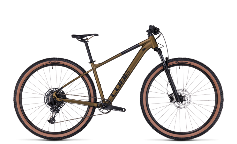 Cube Acid 2024, VTT semi-rigide de cross-country à cadre aluminium, vue de profil