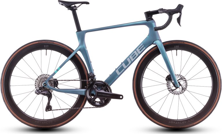 Cube Agree C:62 Pro 2025, vélo de route carbone en Shimano Ultegra Di2, vue de profil