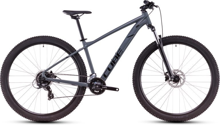 Cube Aim ONE 2025, VTT semi-rigide sans assistance à fourche de 100 mm, vue de profil