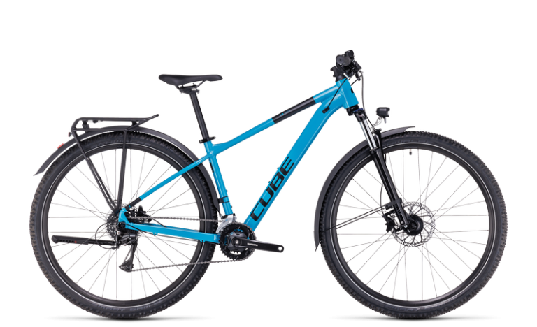 Cube Aim Race Allroad 2024, VTT semi-rigide équipé de garde-boue et d’un porte-bagages