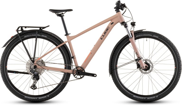 Cube Aim SLX FE 2026, VTT semi-rigide aluminium à transmission Shimano Deore, vue de profil